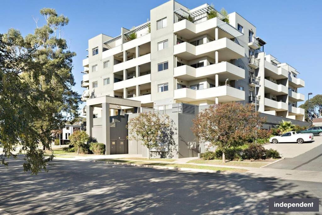 Qbn Cracker: 2Br, 2Ba, 2 Secure B/ Ment Car Parks Apartment Queanbeyan Exterior photo