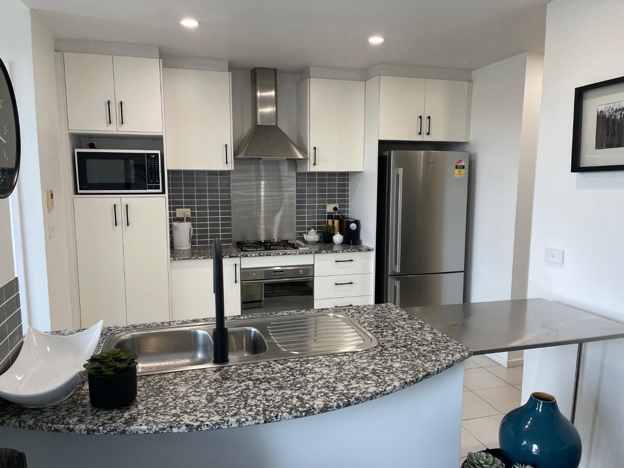Qbn Cracker: 2Br, 2Ba, 2 Secure B/ Ment Car Parks Apartment Queanbeyan Exterior photo