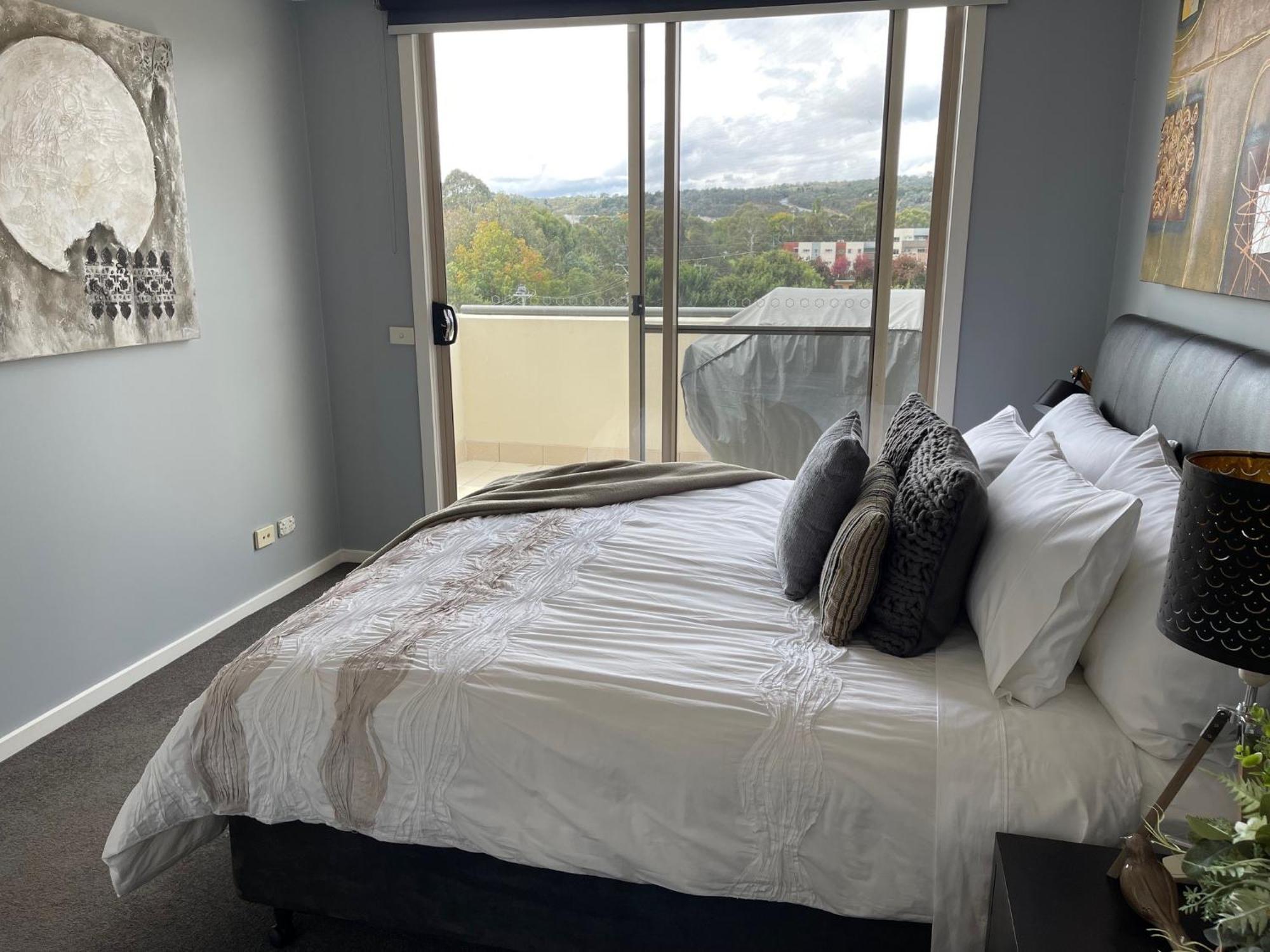 Qbn Cracker: 2Br, 2Ba, 2 Secure B/ Ment Car Parks Apartment Queanbeyan Exterior photo